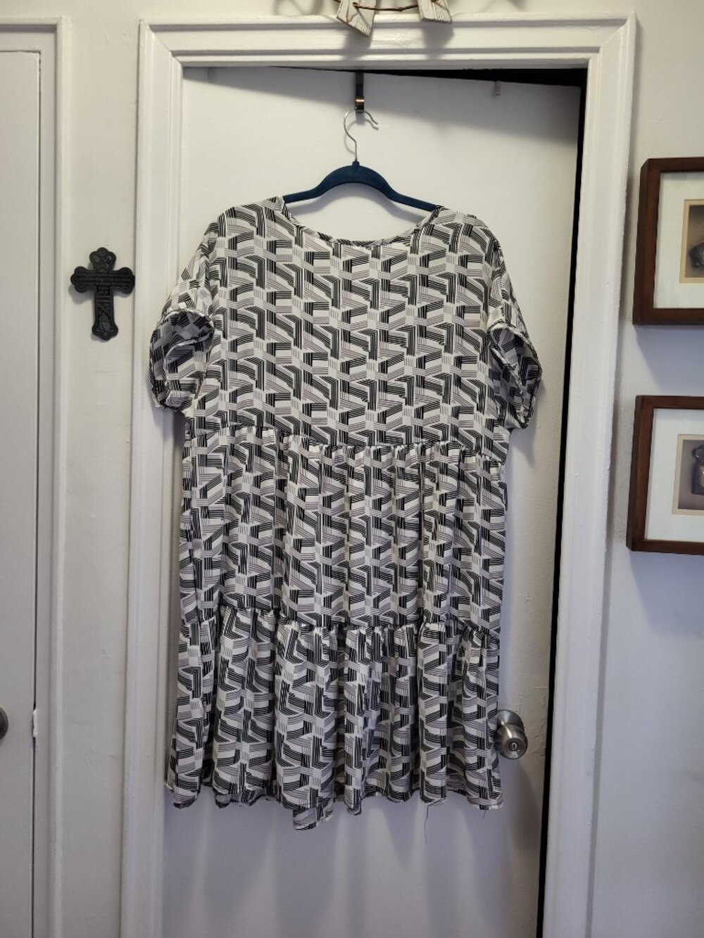 WOMENS DRESS - Picture 2 of 2